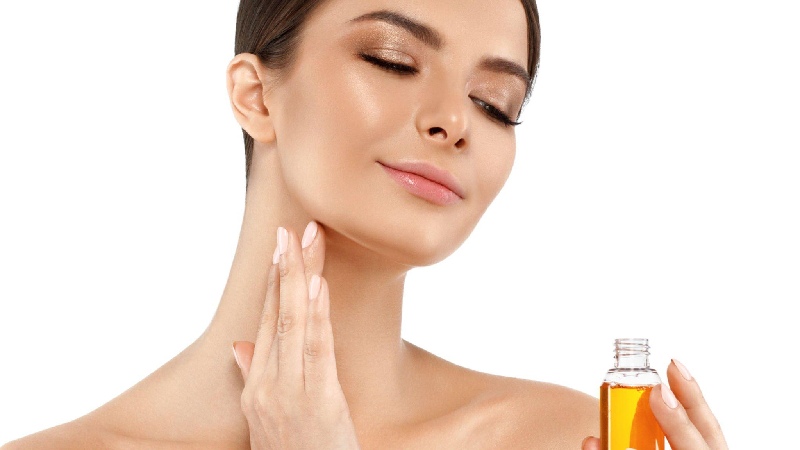 The Benefits of Using Oil in Your Skin Care Routine.