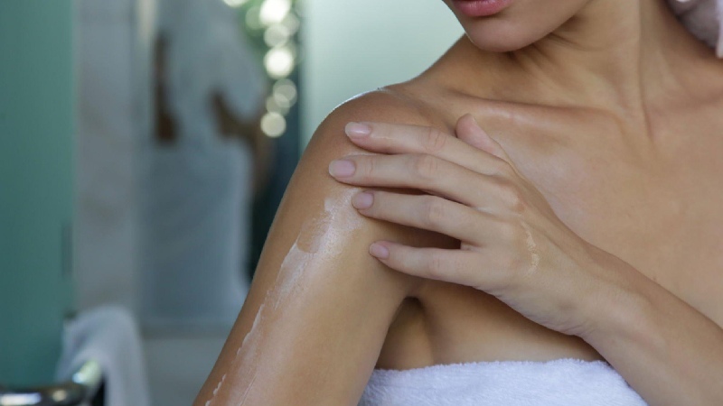 The Role of Oil in Protecting and Nourishing Your Skin.